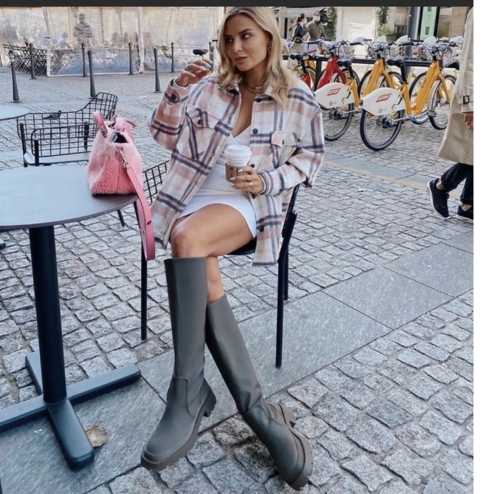 Zara bloggers fave khaki rubberized boots - Picture 13 of 16